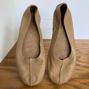 AEROSOLES Sol Music Leather Ballet Flats in Neutral Tan US Size 8.5M